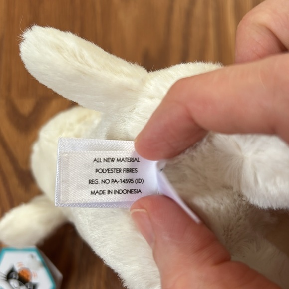 Jellycat Bashful lamb Soother - Picture 6 of 6